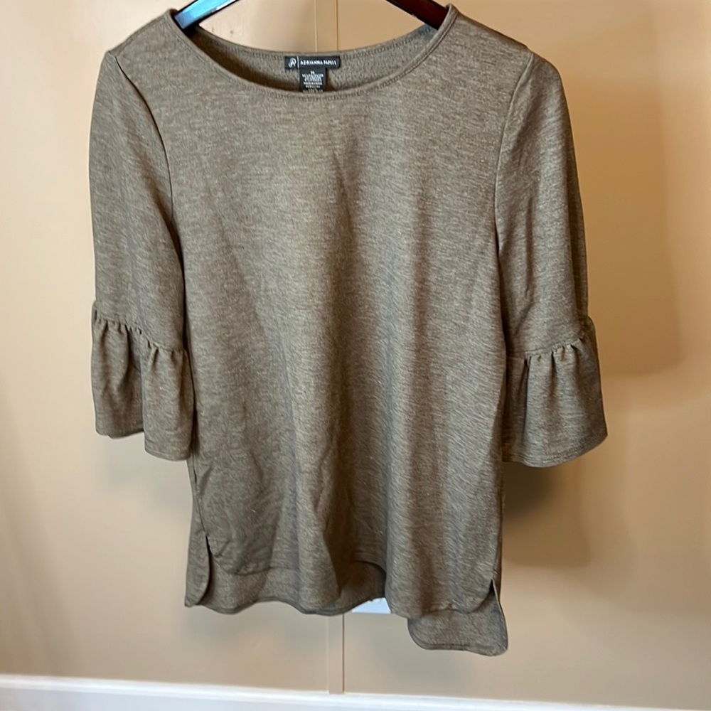 Bell sleeve hunter green top